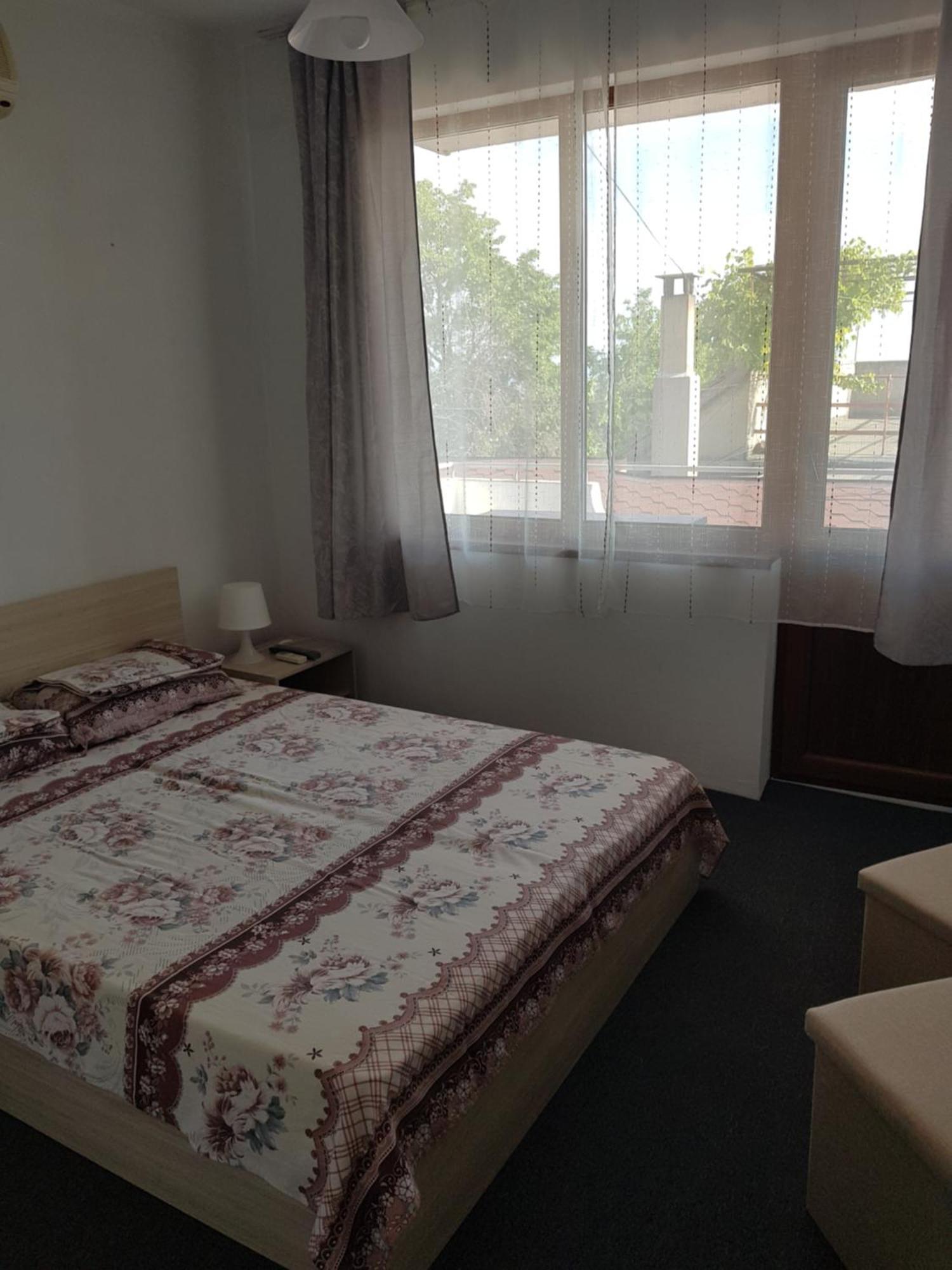Guest Rooms Radost Balchik Exterior photo