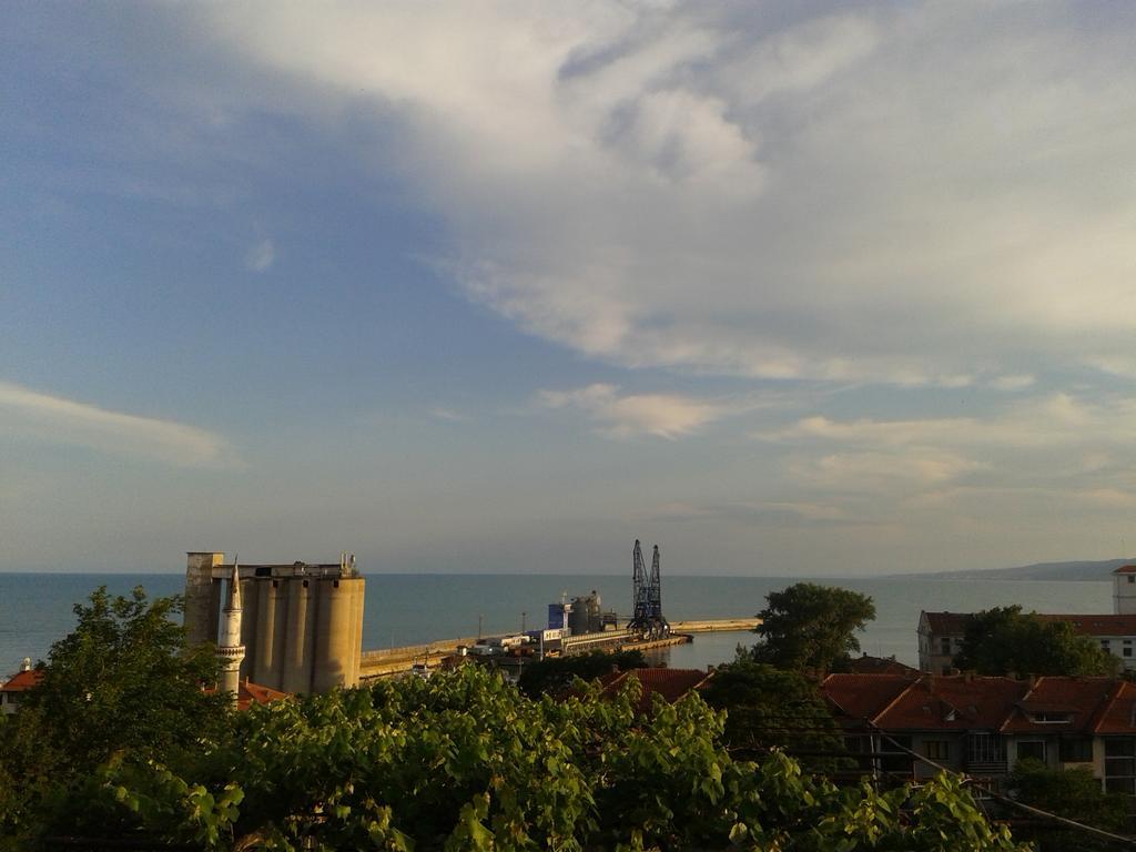 Guest Rooms Radost Balchik Exterior photo