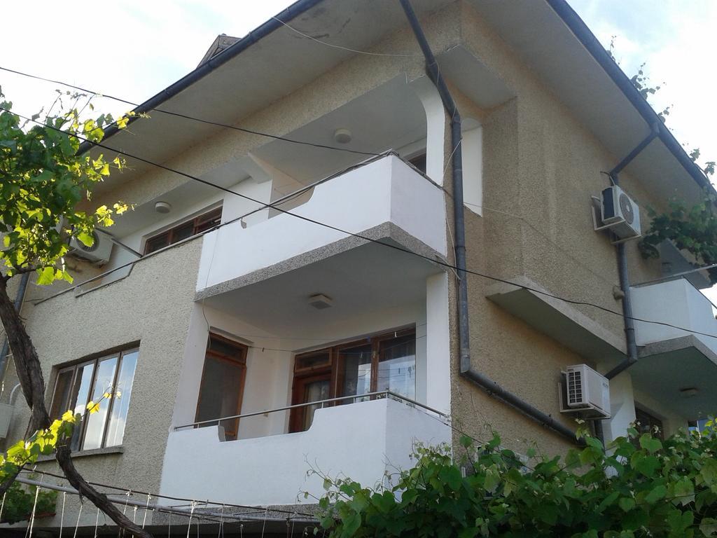 Guest Rooms Radost Balchik Exterior photo