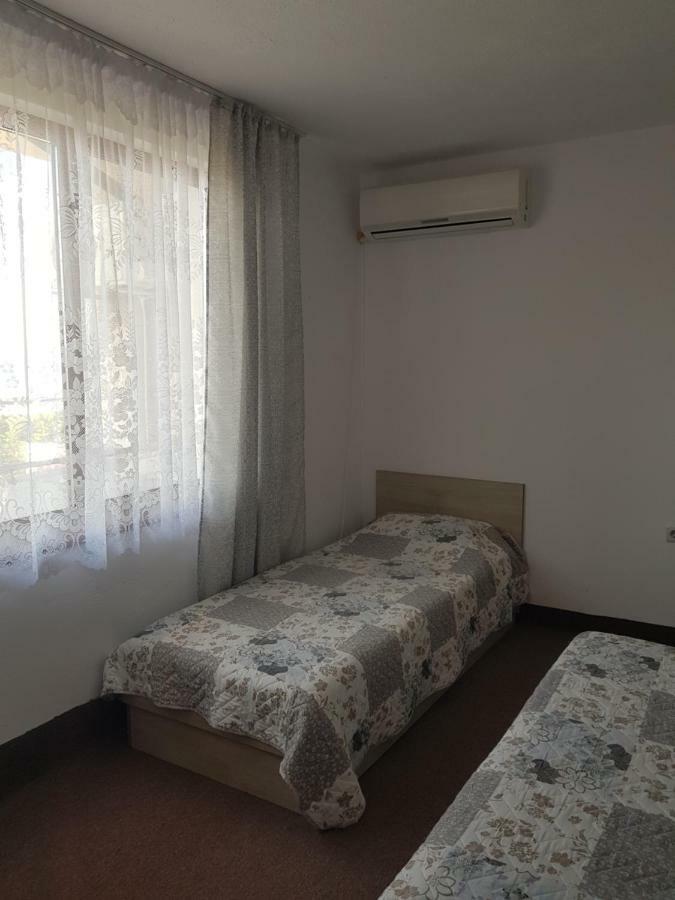 Guest Rooms Radost Balchik Exterior photo
